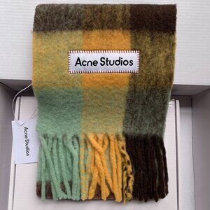 Soft Wool Plaid Scarf in Earth Tones